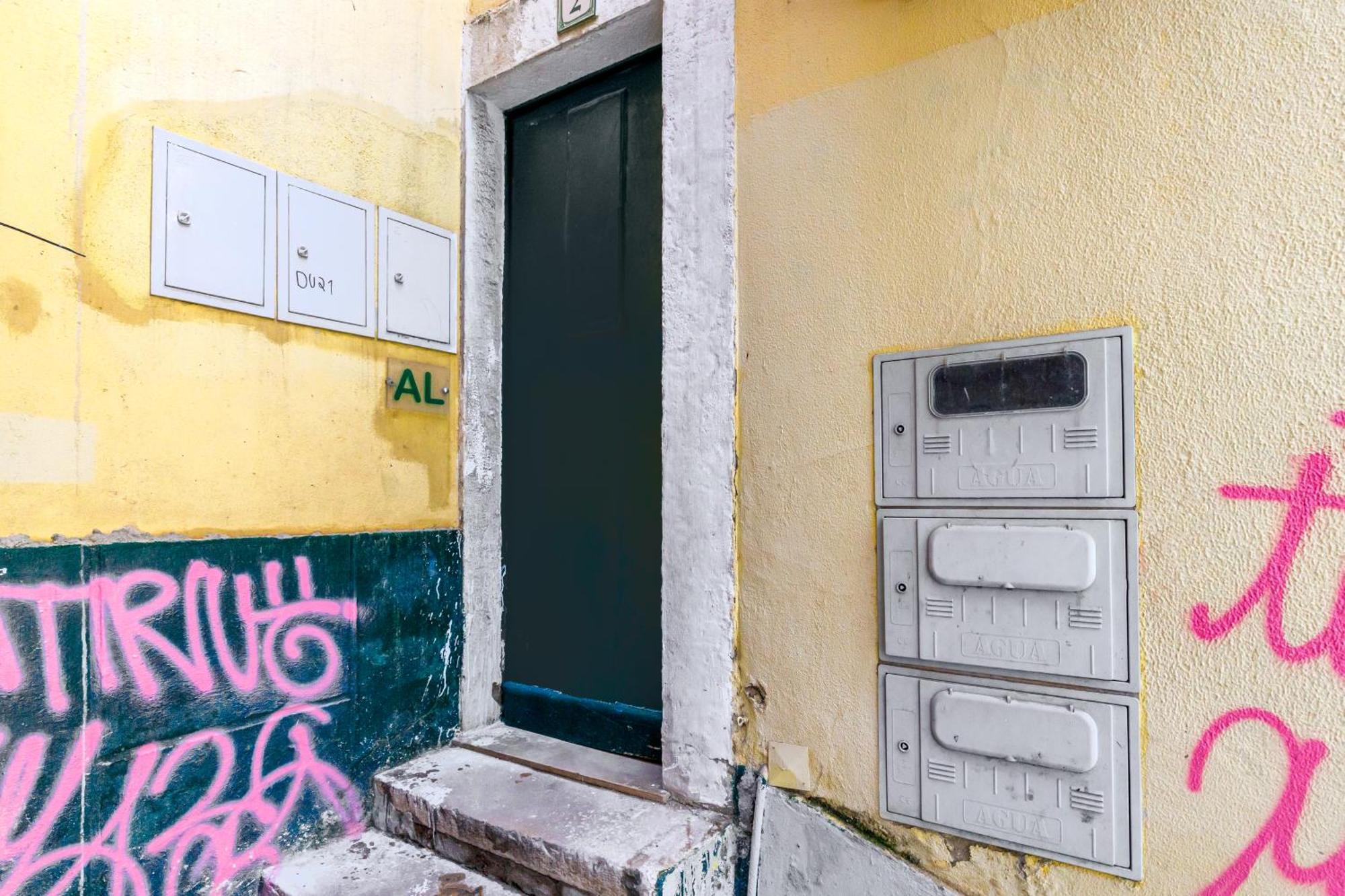 Typical Apartment Alfama-Center Lisboa Exteriör bild